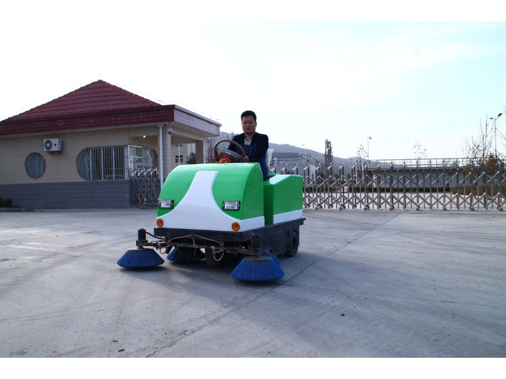 供應(yīng)無塵路面清掃車