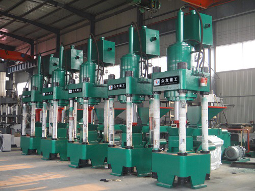 鑄鐵屑?jí)簤K機(jī)圖片