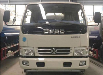 小多利卡灑水車|程力灑水車價(jià)格|5噸灑水車|小型灑水車圖片