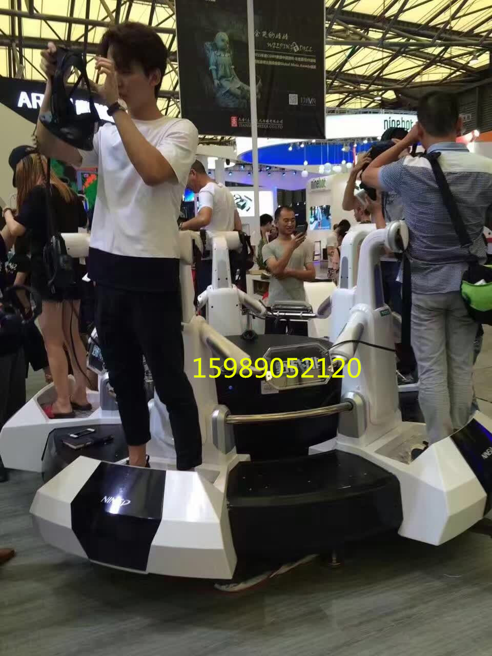 vr設(shè)備圖片/vr設(shè)備樣板圖 (1)