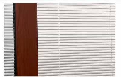 百葉窗，肯德基門，