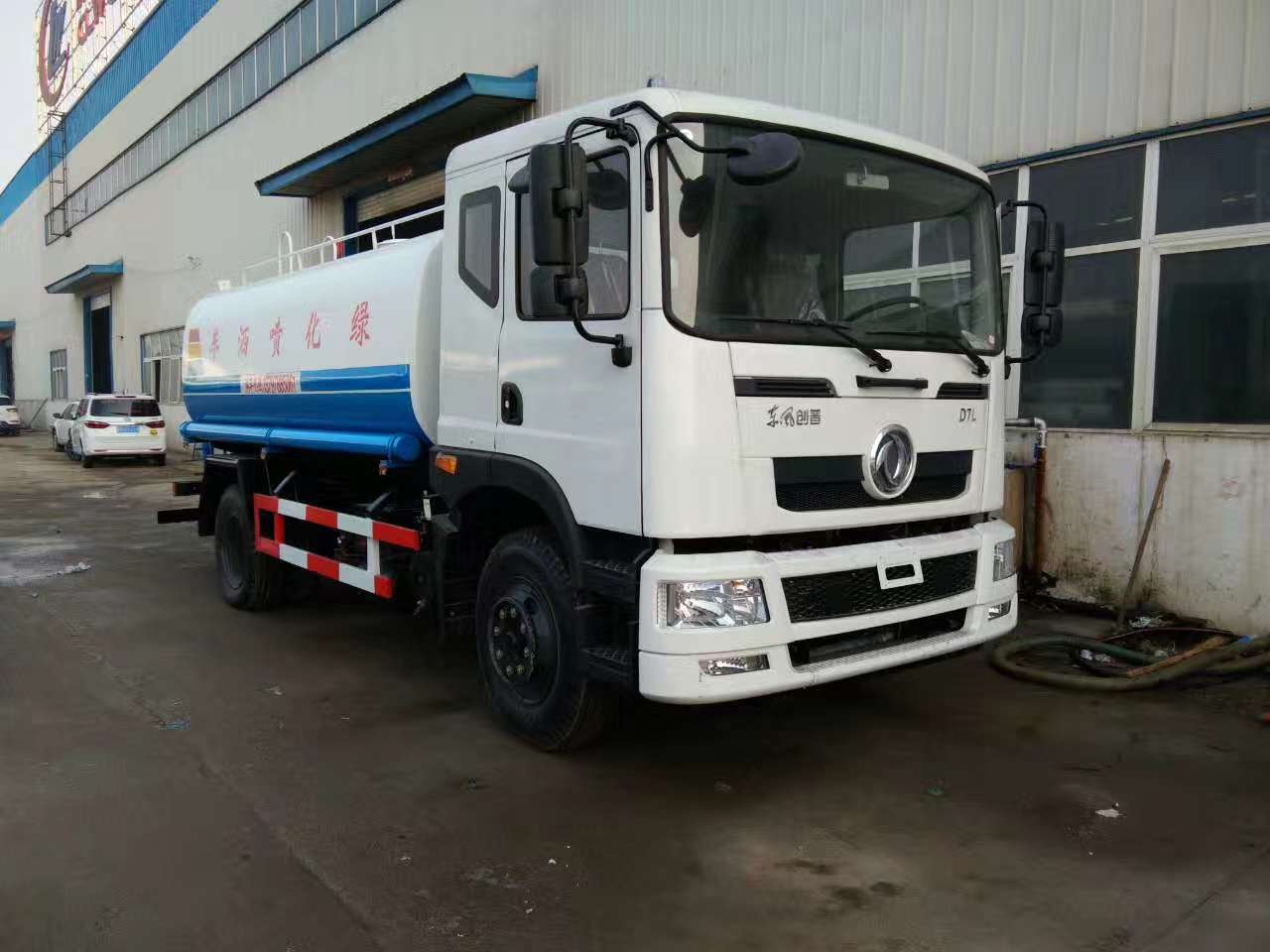 東風(fēng)5噸灑水車出售圖片