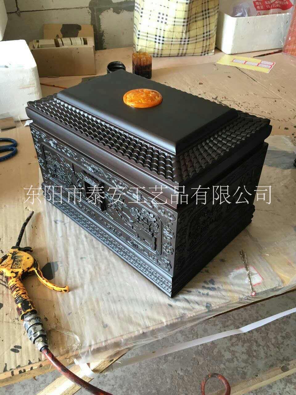 浙江金華青山秀水骨灰盒圖片