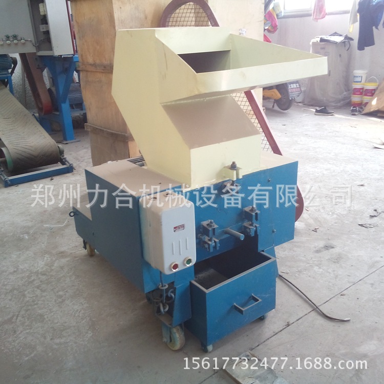 直銷pvc強(qiáng)力塑料粉碎機(jī) 塑料薄膜粉碎機(jī) 礦泉水瓶粉碎機(jī)廠家供應(yīng)