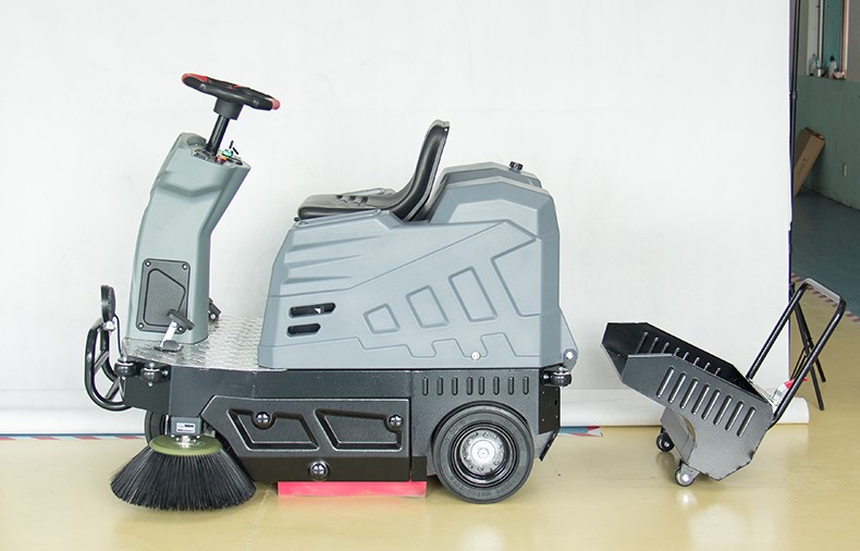 駕駛式掃地機(jī)圖片/駕駛式掃地機(jī)樣板圖 (3)
