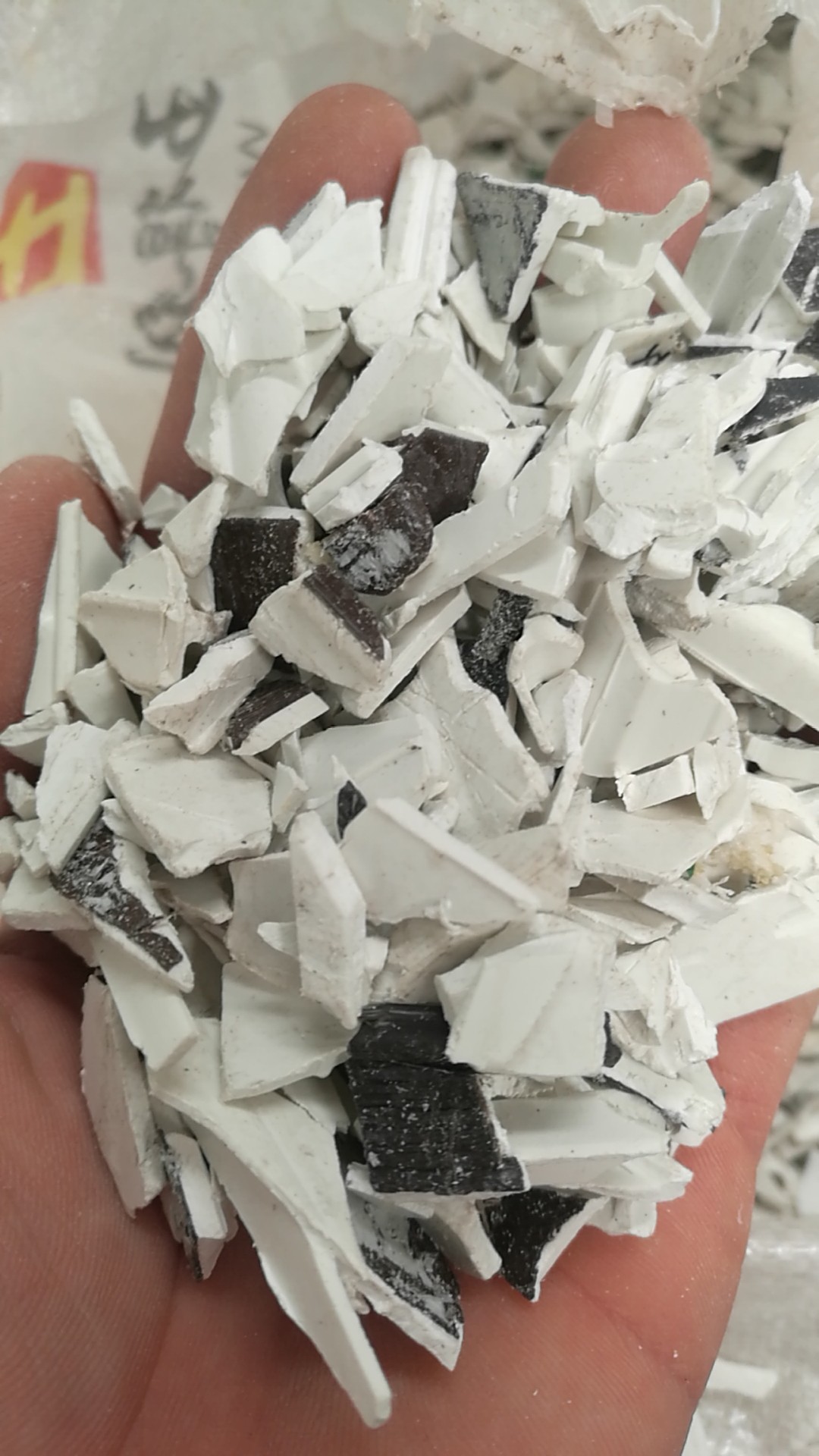 湖北彩色塑鋼破碎料 收購(gòu)彩色塑鋼破碎料 彩色塑鋼破碎料批發(fā)