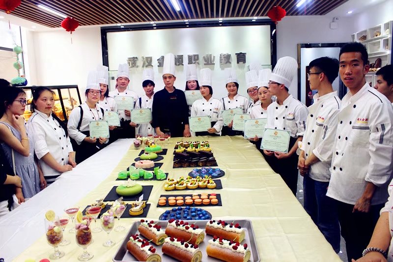 生日蛋糕培訓(xùn)學(xué)校圖片/生日蛋糕培訓(xùn)學(xué)校樣板圖 (4)