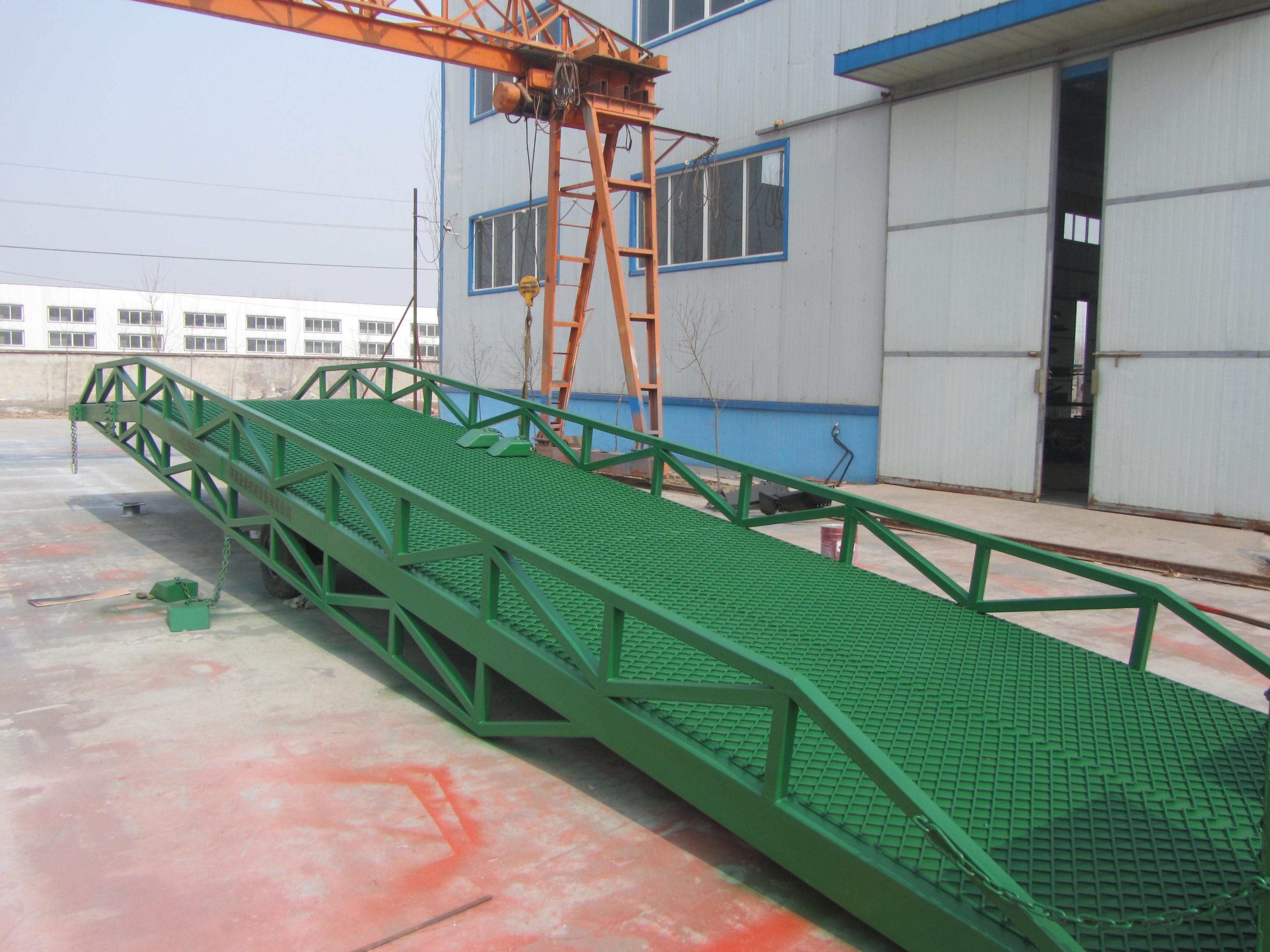 移動(dòng)液壓登車橋DCQY-6直銷圖片