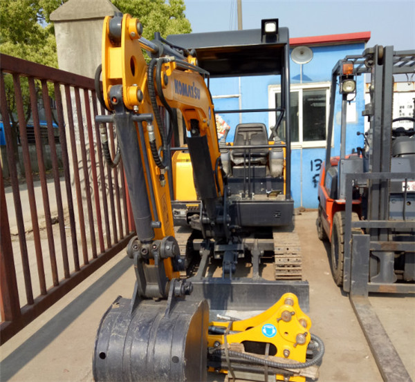 小松20挖掘機(jī) 干活車轉(zhuǎn)讓 工作性能優(yōu)良（質(zhì)保一年，包送貨）