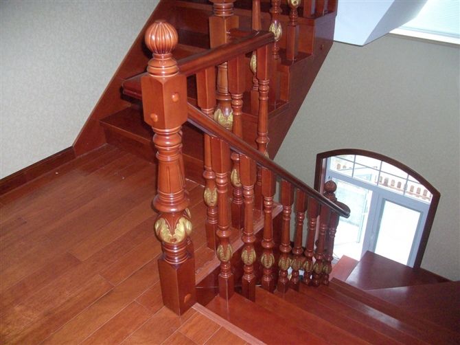 高檔實(shí)木樓梯扶手立柱彎頭圖片/高檔實(shí)木樓梯扶手立柱彎頭樣板圖 (1)