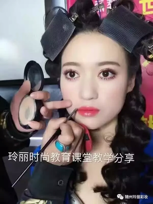 廣水彩妝盤發(fā)美甲半永久紋繡學(xué)校圖片/廣水彩妝盤發(fā)美甲半永久紋繡學(xué)校樣板圖 (4)
