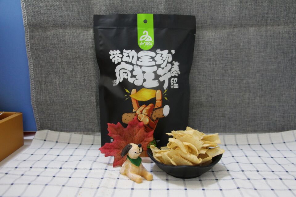 吖拇山藥薯片番茄田園圖片