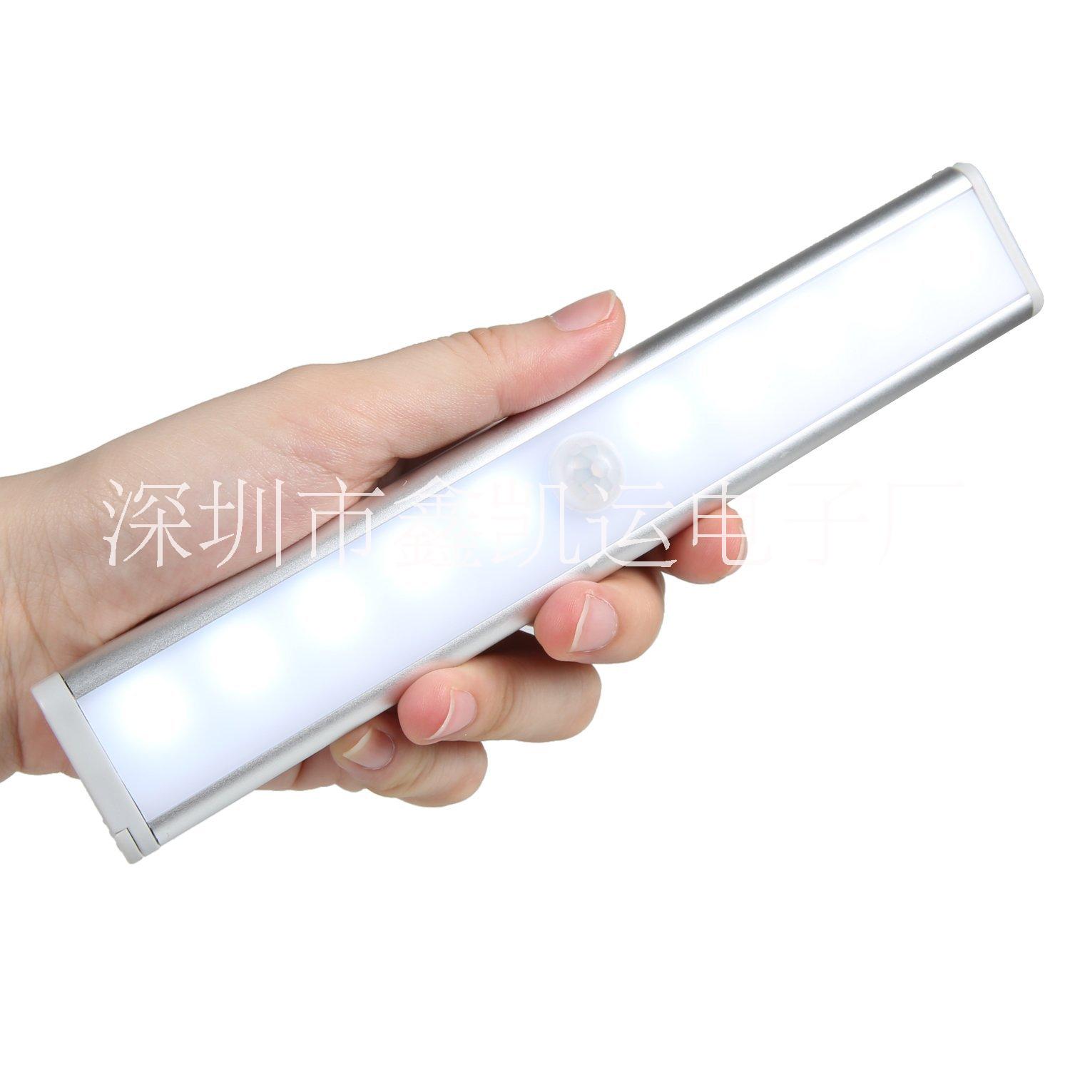 LED硬條燈 感應(yīng)櫥柜燈 LED硬條燈 人體感應(yīng)櫥柜燈黏貼磁條臥室燈