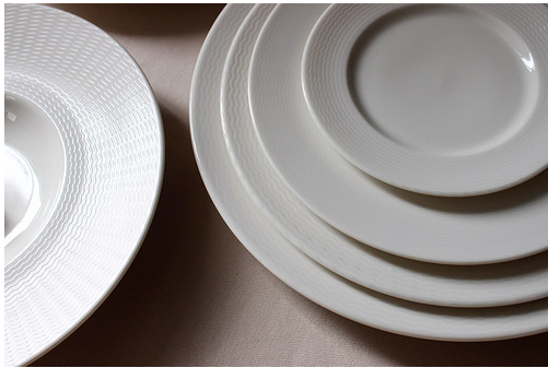 簡(jiǎn)約純白色水波紋西式盤子圖片/簡(jiǎn)約純白色水波紋西式盤子樣板圖 (4)