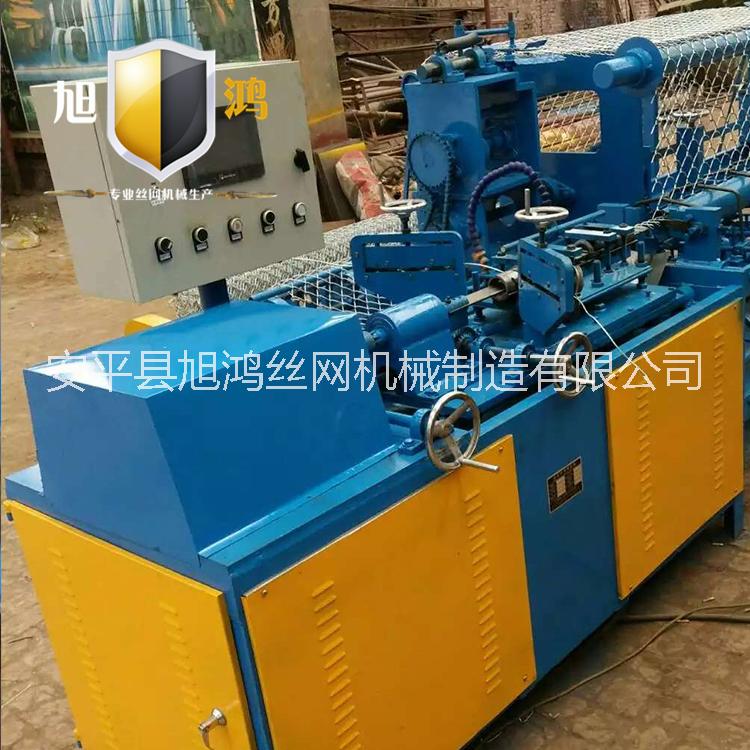 雙絲勾花網(wǎng)機(jī)菱形網(wǎng)機(jī)圖片