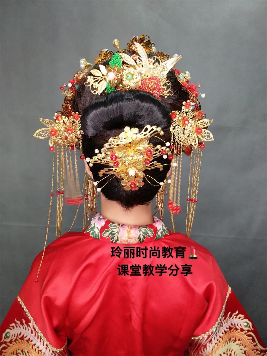 襄陽哪里有學化妝的地方玲麗彩妝美甲紋繡培訓學校