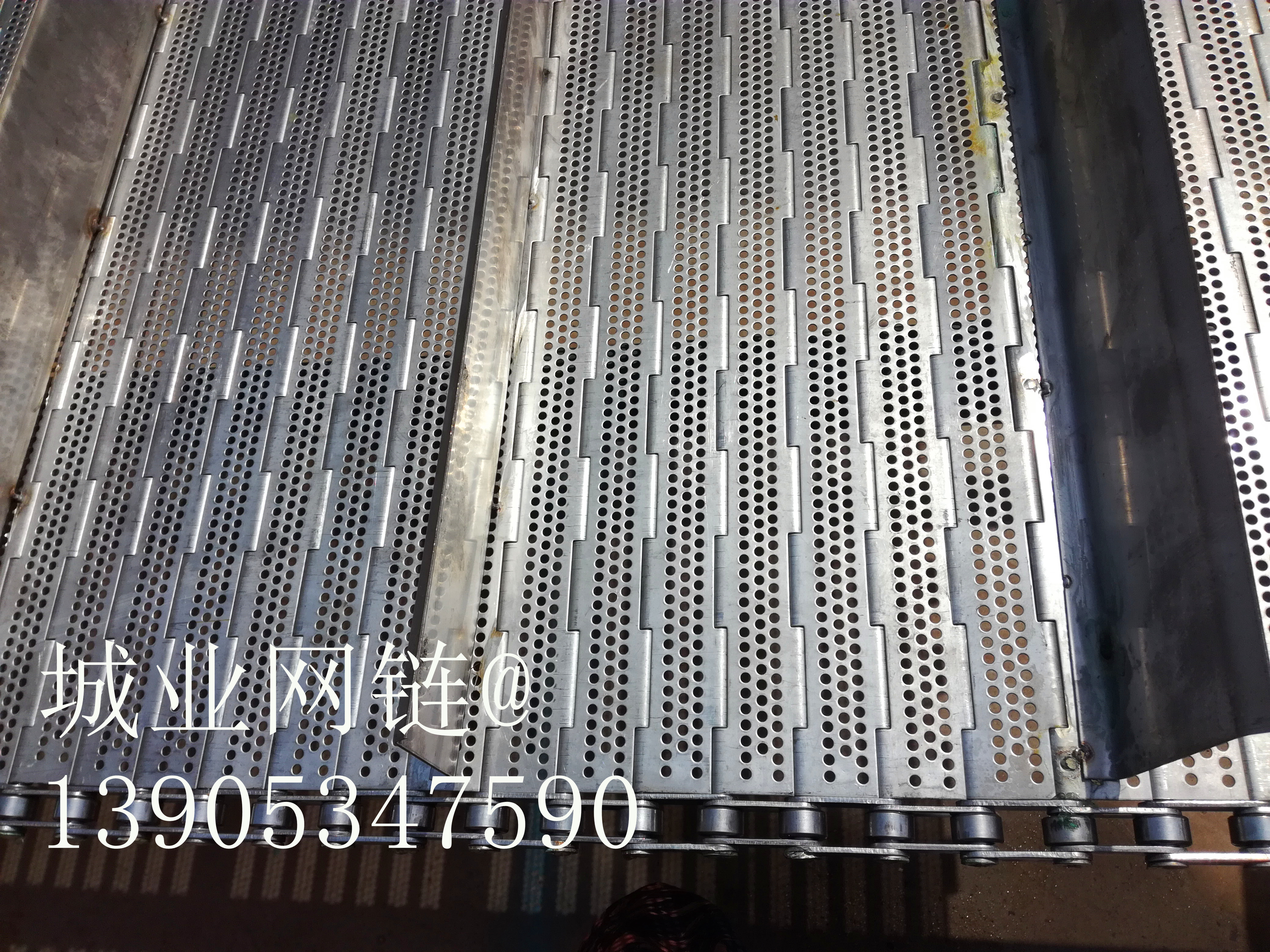 廠家直銷 不銹鋼網(wǎng)鏈 不銹鋼網(wǎng)帶圖片