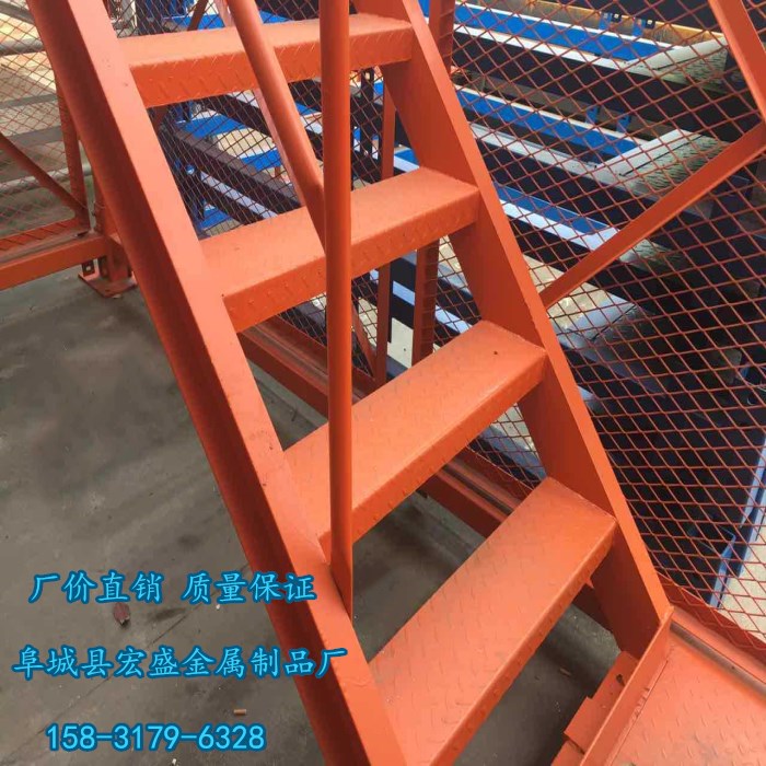 深州/廠價(jià)直銷/新型安全爬梯/高墩爬梯/宏盛金屬制品廠