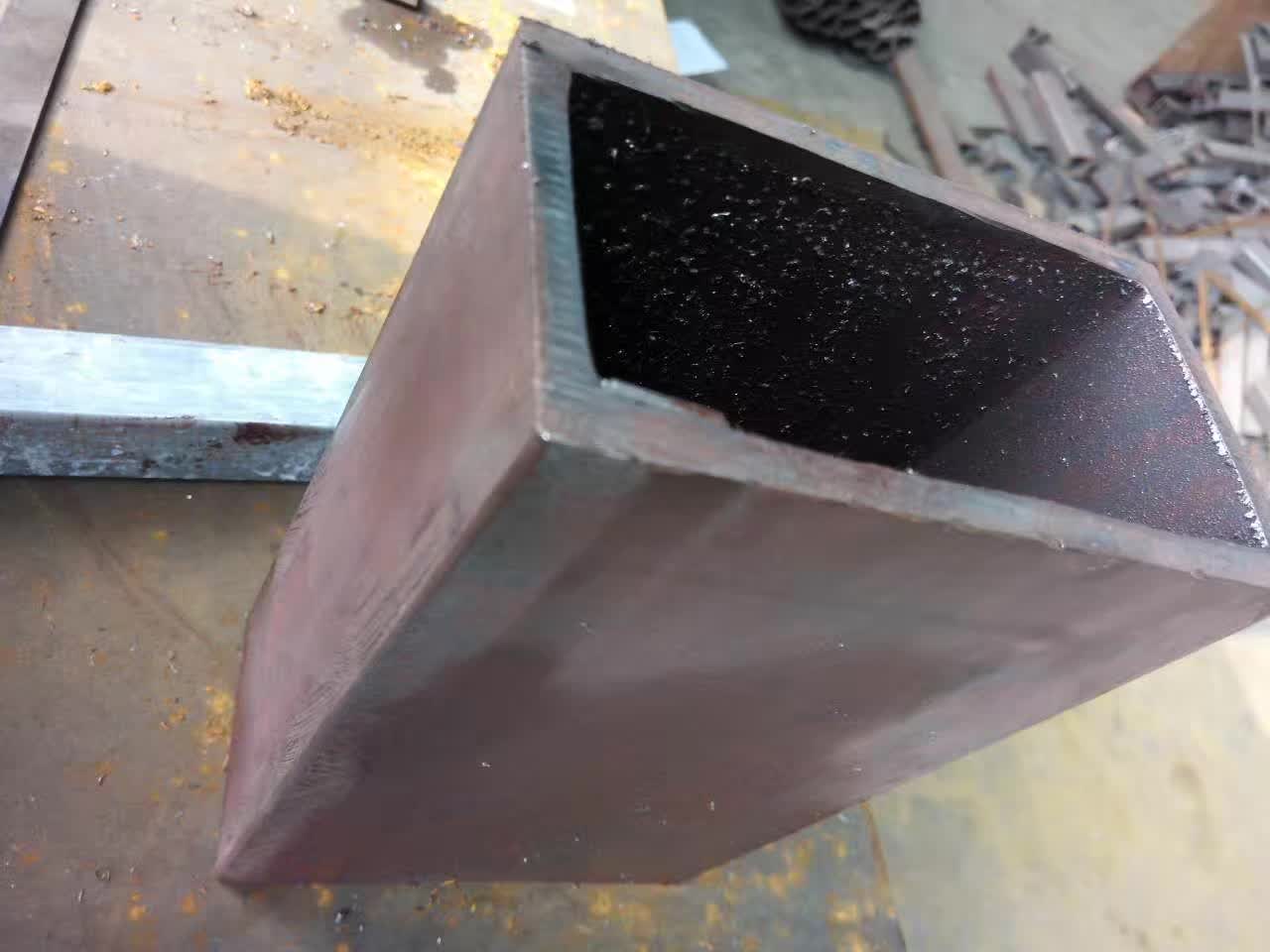 廠家專業(yè)生產(chǎn)熱軋尖角無縫方管 廠家專業(yè)生產(chǎn)銷售熱軋尖角無縫方管