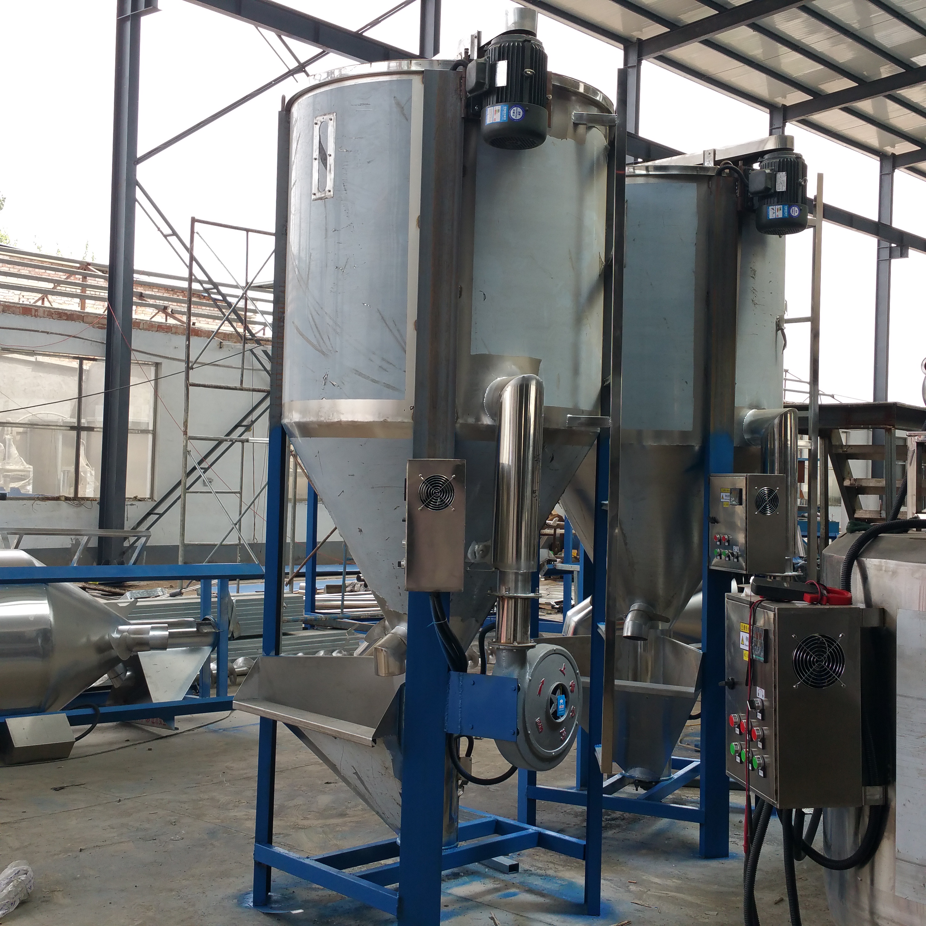 勝達(dá)立式塑料顆粒攪拌機(jī)混合機(jī)廠家圖片