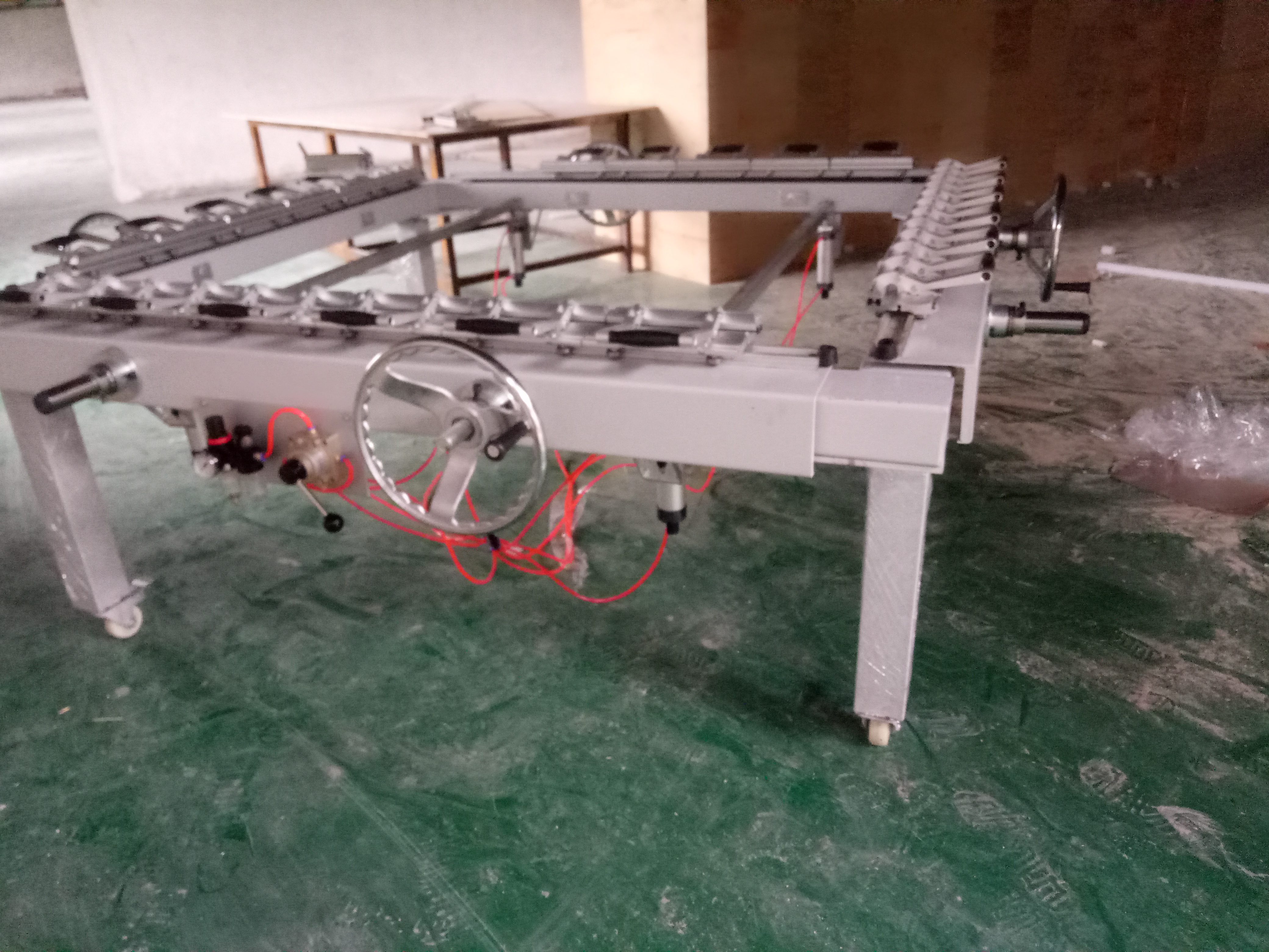 廠家直銷 手動(dòng)拉網(wǎng)機(jī)、氣運(yùn)繃網(wǎng)機(jī)  簡易拉網(wǎng)機(jī)    精密繃網(wǎng)機(jī)