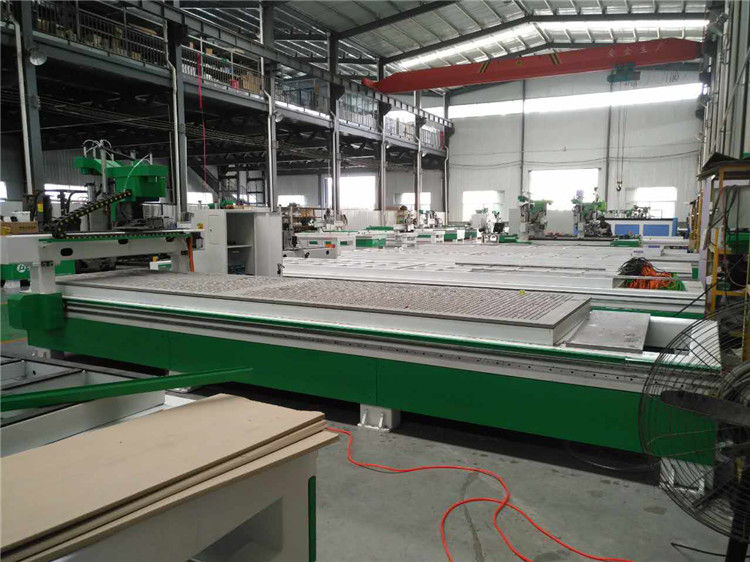 櫥柜衣柜雙工位四工序開料機(jī)圖片/櫥柜衣柜雙工位四工序開料機(jī)樣板圖 (4)