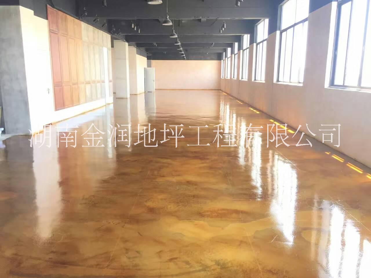 湖南长沙固化耐磨着色地坪磨复古抛光地坪彩色复古抛光地坪图片