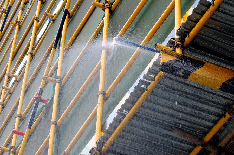 塔吊噴淋機(jī)圖片/塔吊噴淋機(jī)樣板圖 (4)