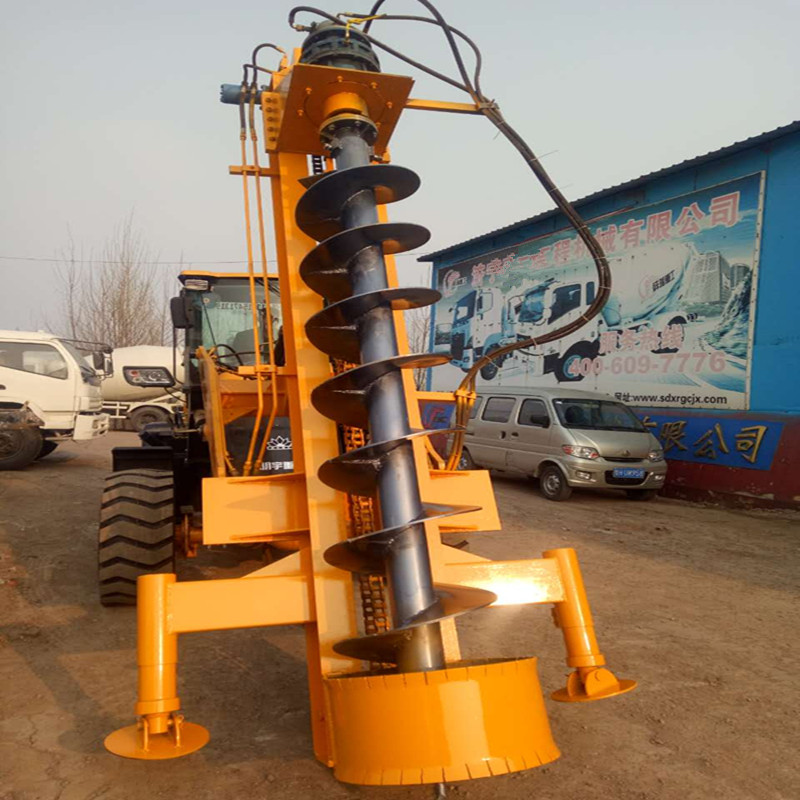 電線桿打樁機(jī)圖片