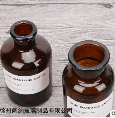 復(fù)古玻璃瓶圖片/復(fù)古玻璃瓶樣板圖 (4)