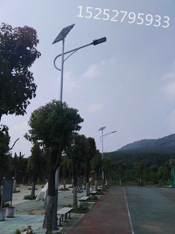 山西介休市太陽能路燈定制廠家送貨圖片
