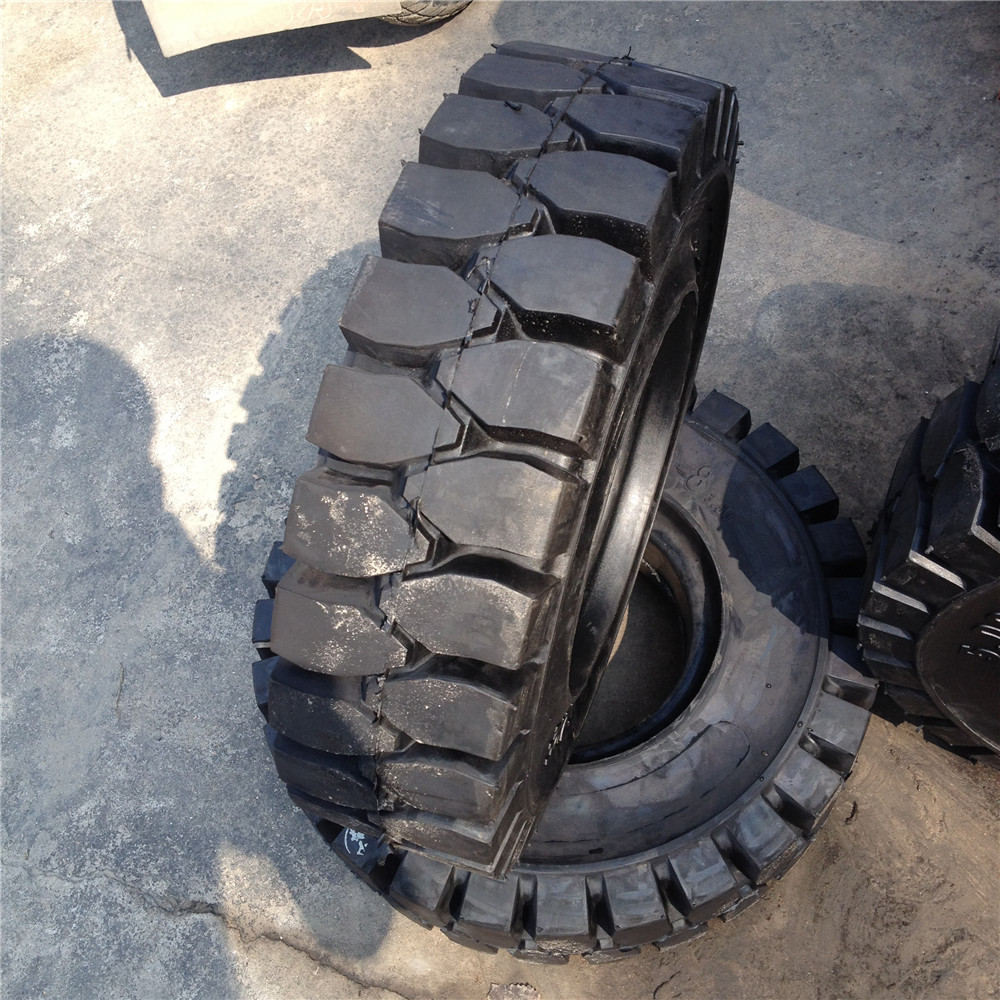 供應(yīng)實(shí)心叉車(chē)輪胎5.00-8 工業(yè)車(chē)輛輪胎