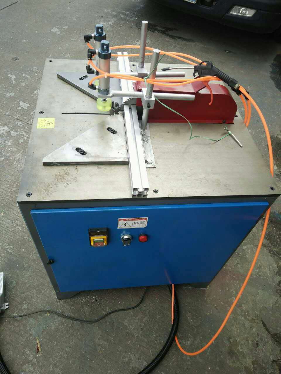 45度鋁材精準(zhǔn)切割機(jī)圖片/45度鋁材精準(zhǔn)切割機(jī)樣板圖 (2)