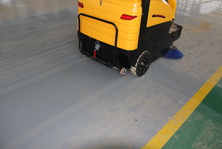 拓威克小型駕駛式掃地機(jī)圖片/拓威克小型駕駛式掃地機(jī)樣板圖 (2)