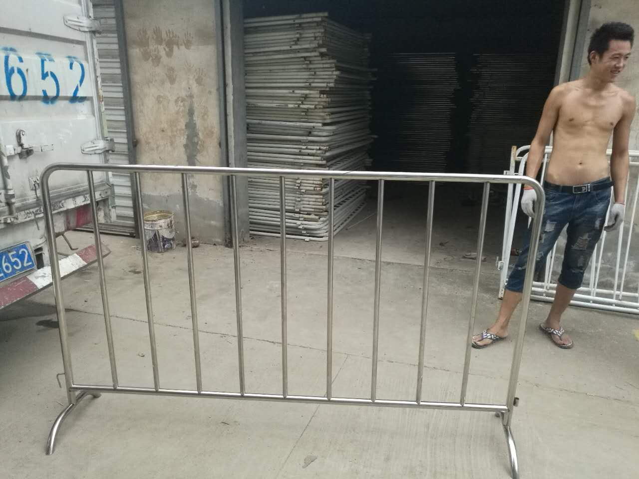 泰安不銹鋼鐵馬租賃 護欄出租圖片/泰安不銹鋼鐵馬租賃 護欄出租樣板圖 (3)
