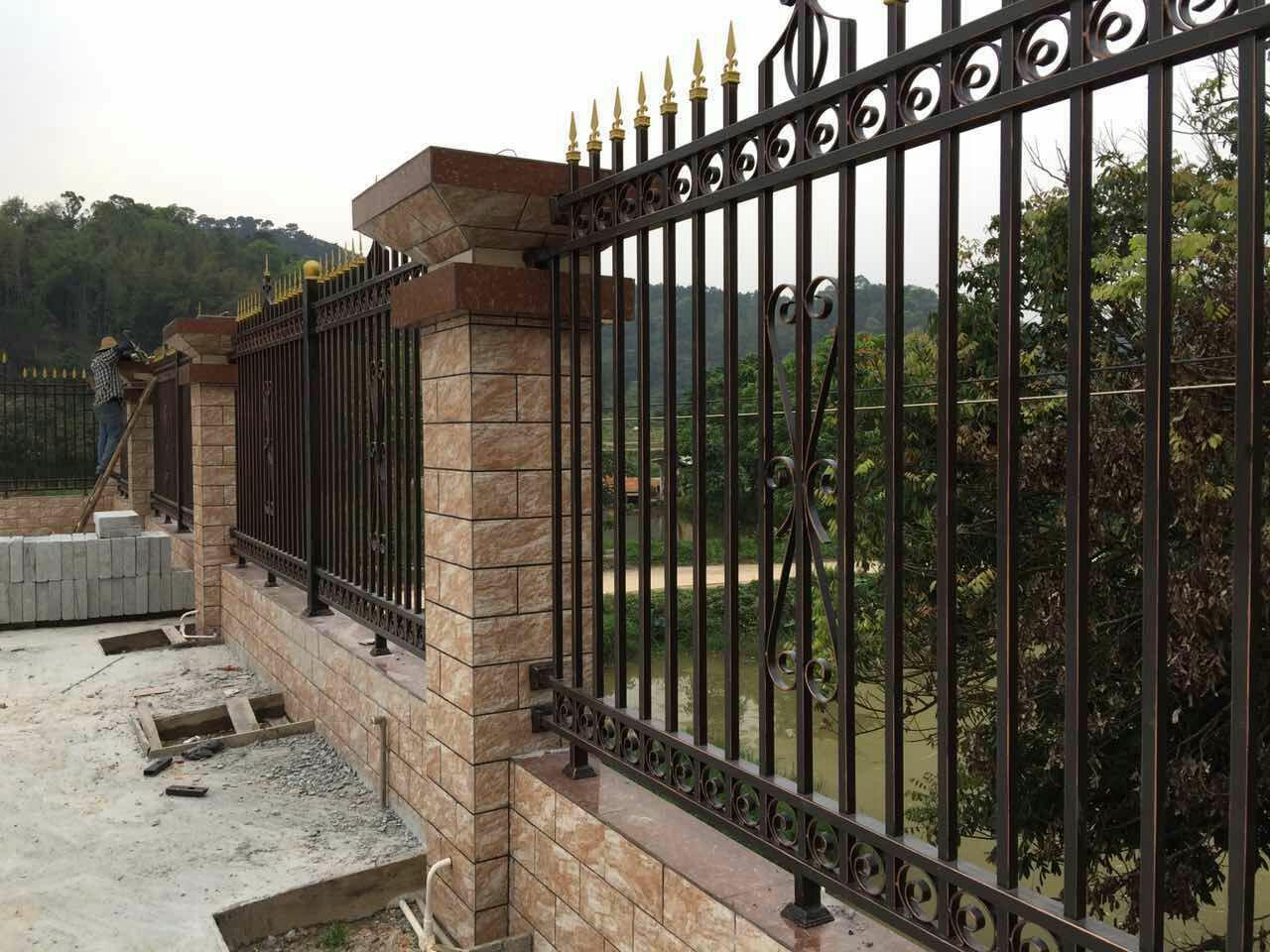 護(hù)欄系列  護(hù)欄報(bào)價(jià)    護(hù)欄廠家     護(hù)欄供應(yīng)