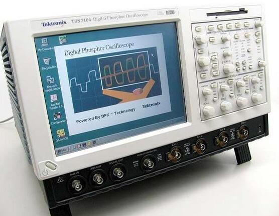 TDS7104示波器图片