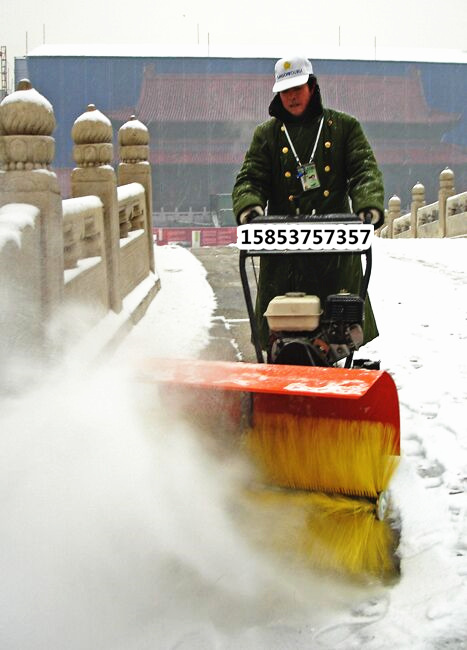 路面小型扫雪机雪地动力的手扶式除雪机热卖中