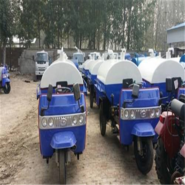 東風(fēng)吸糞車(chē) 小型三輪吸糞車(chē)車(chē)規(guī)格齊全
