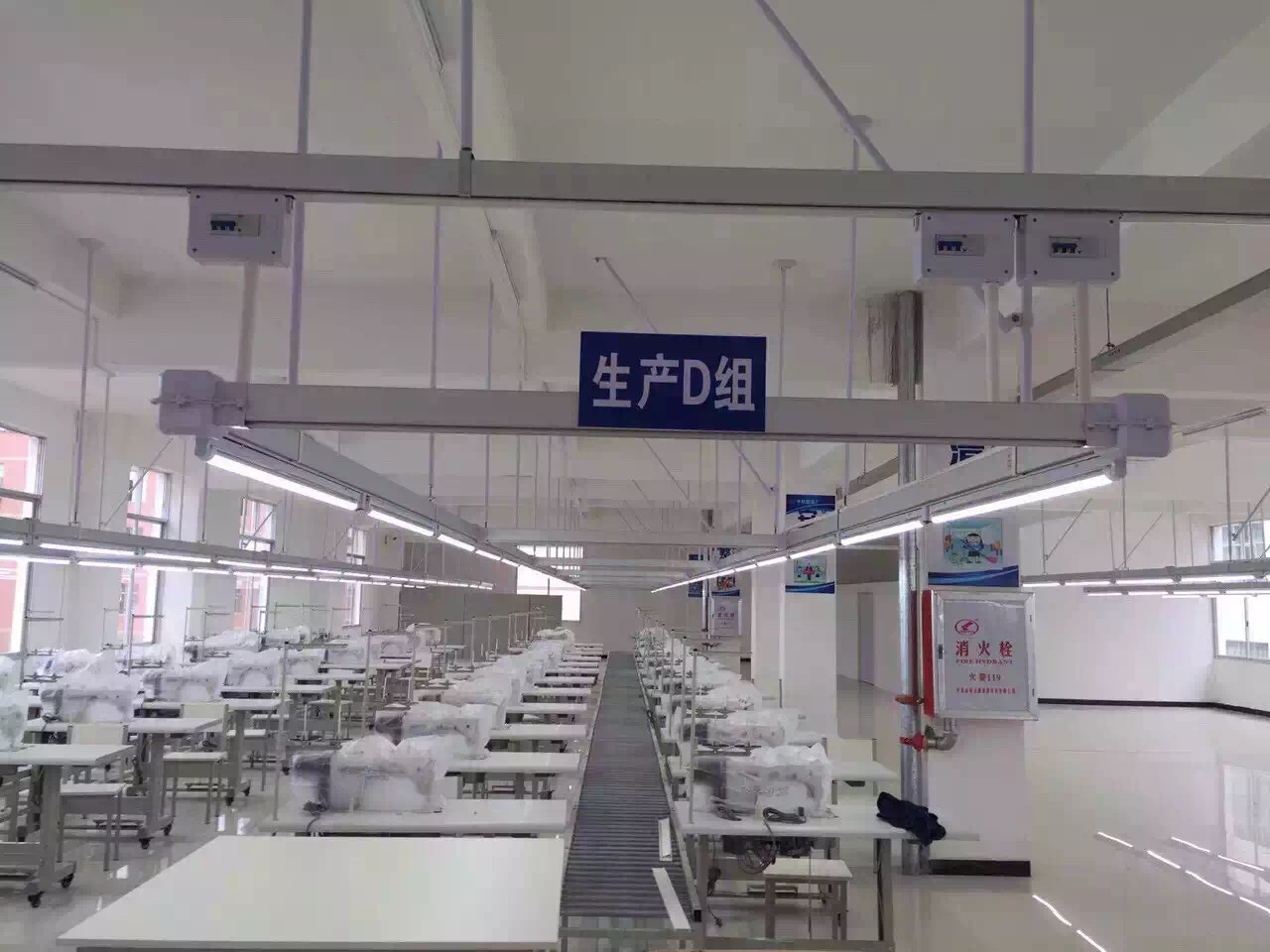 電子廠服裝廠生產線安全照明橋架