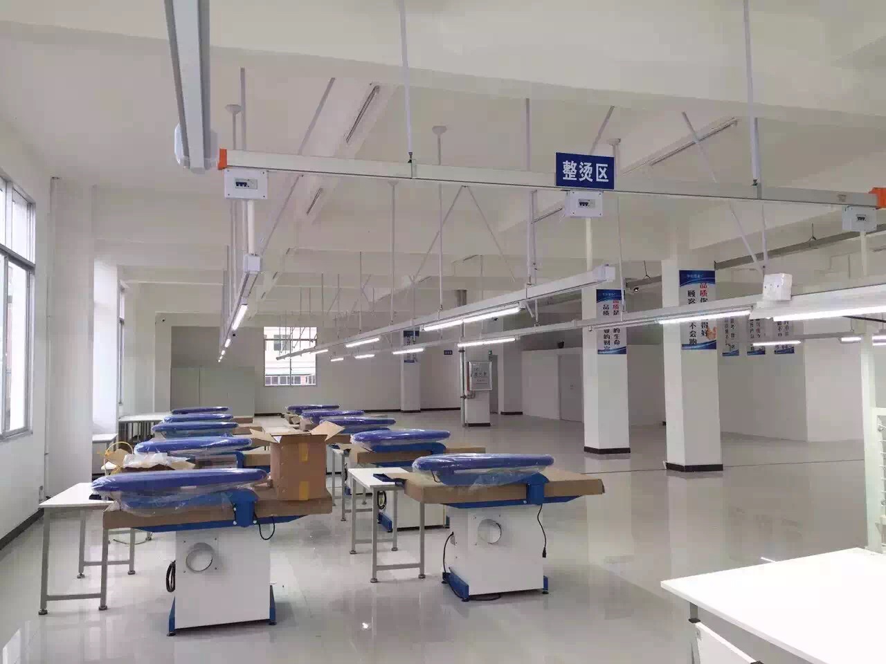 生產(chǎn)線安全照明橋架圖片/生產(chǎn)線安全照明橋架樣板圖 (2)