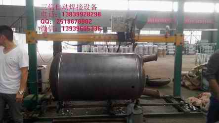 空氣能內(nèi)膽自動(dòng)焊機(jī)圖片