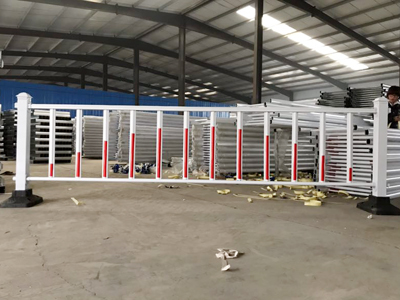 祥永市政隔離欄桿馬路中央隔離護(hù)欄交通護(hù)欄質(zhì)優(yōu)價(jià)廉