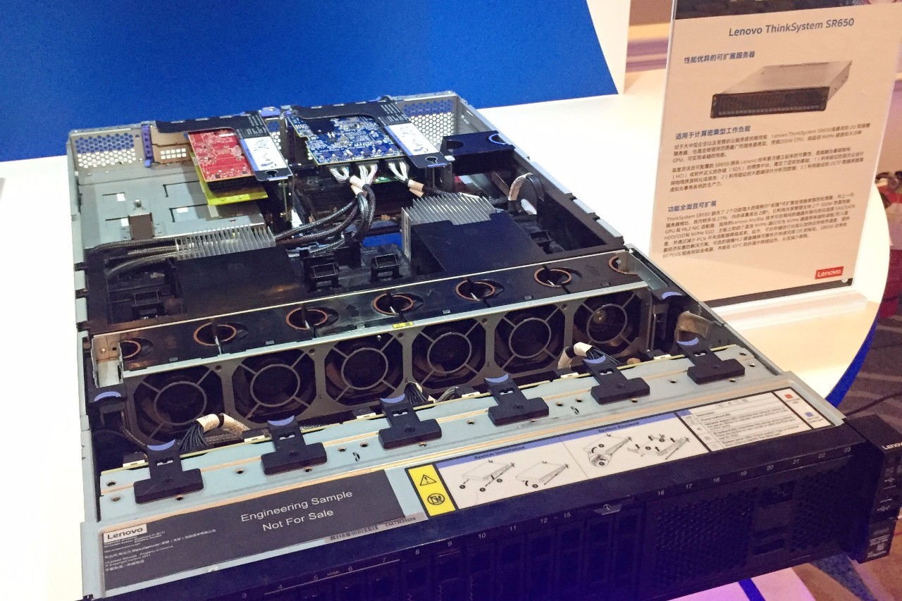 联想ThinkServer SR588服务器主机 2U机架式SR550升级款深度学习人工智能虚拟化   2U机架式SR5图片