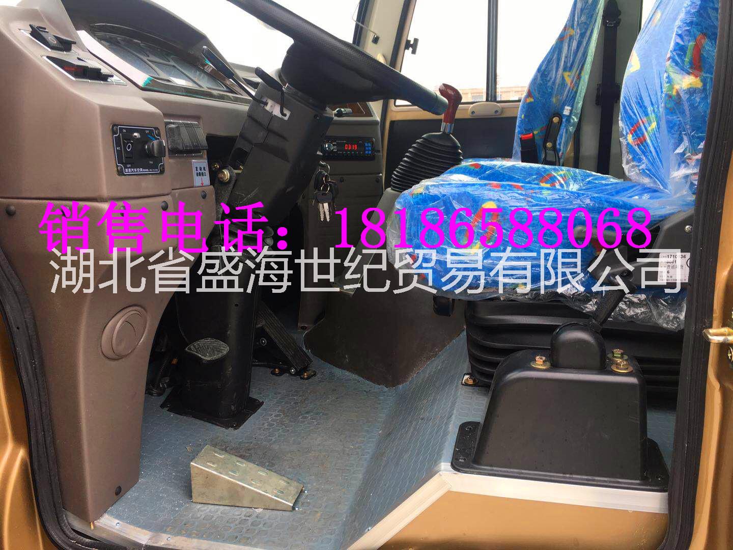 東風(fēng)超龍6米藍(lán)牌廂式貨車圖片