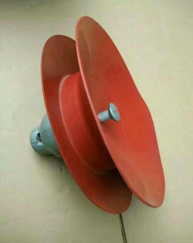 瓷復(fù)合絕緣子廠家圖片