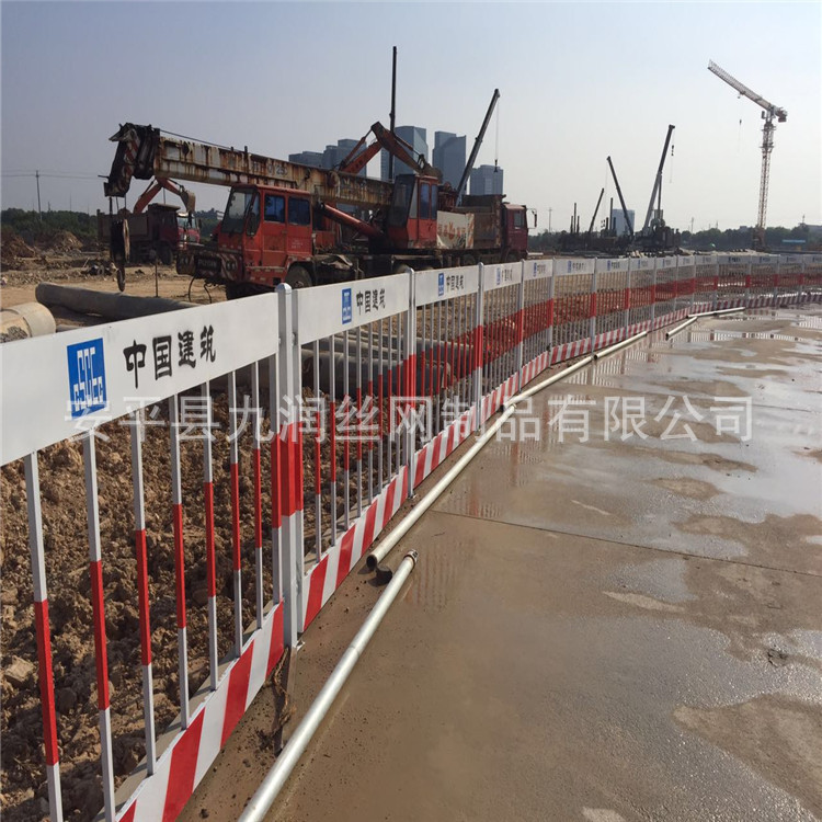 防護(hù)欄桿圖片/防護(hù)欄桿樣板圖 (4)