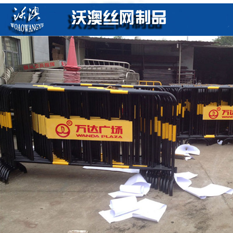 移動鐵馬臨時護(hù)欄 移動鐵馬護(hù)欄