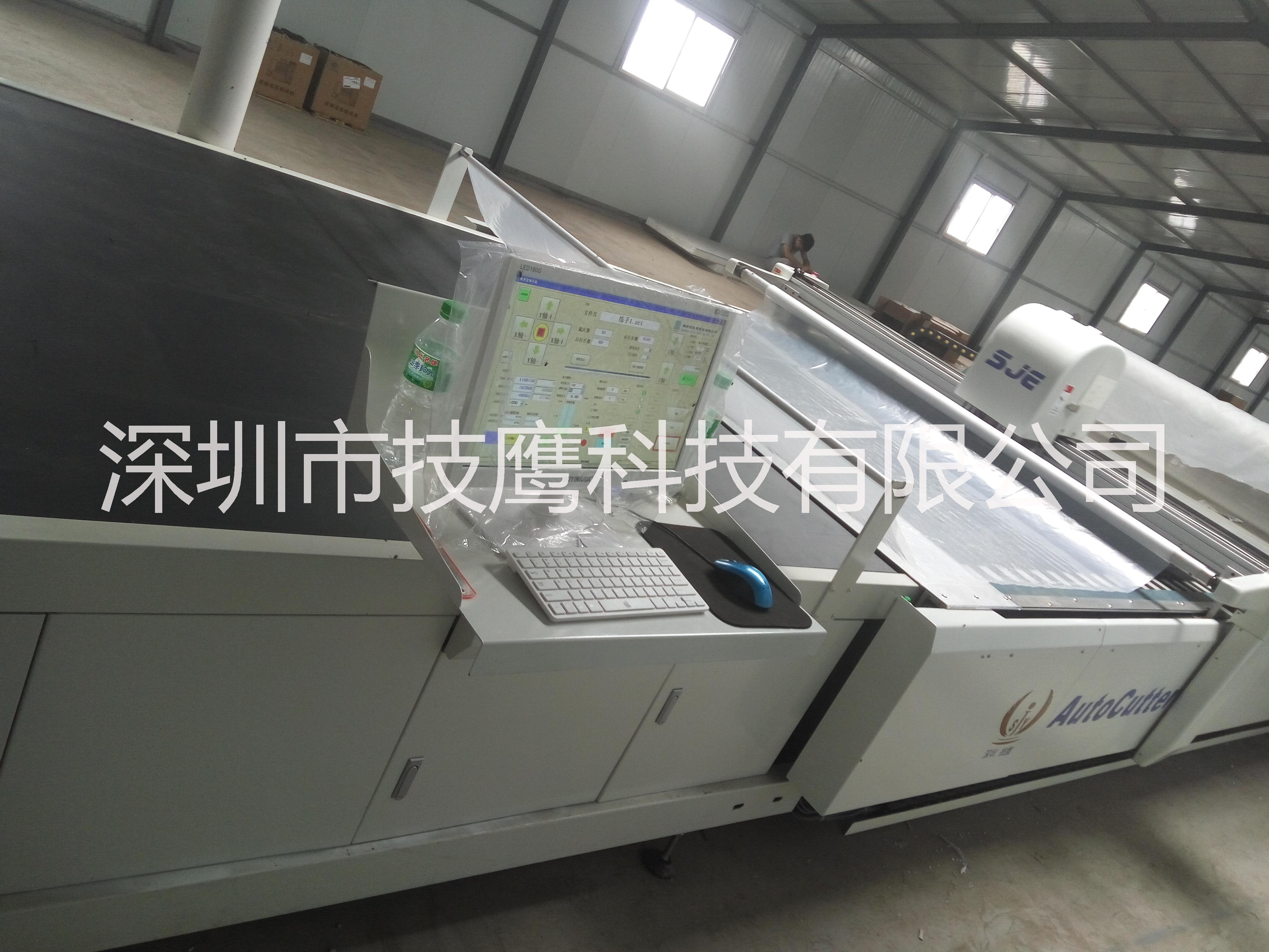 供應(yīng)電腦全自動(dòng)服裝裁床機(jī)頭 服裝智能裁剪設(shè)備—裁剪機(jī)廠家