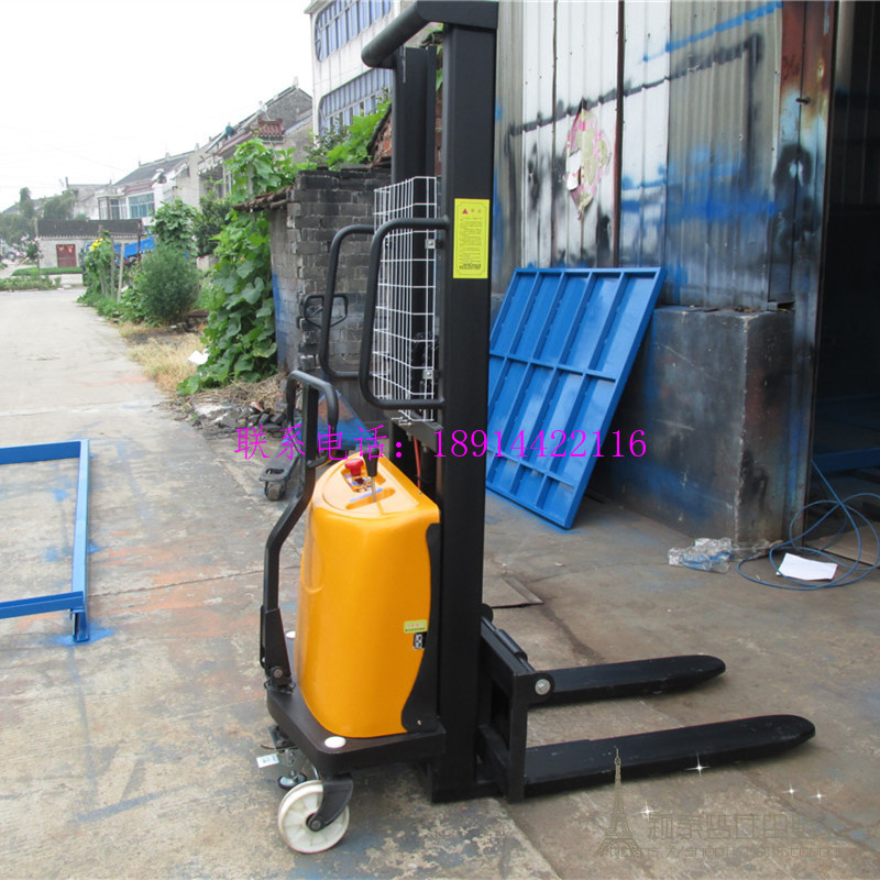 堆高機(jī)搬運(yùn)車(chē)圖片